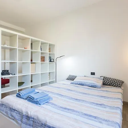 Cozy In Front Of Naviglio Grande *