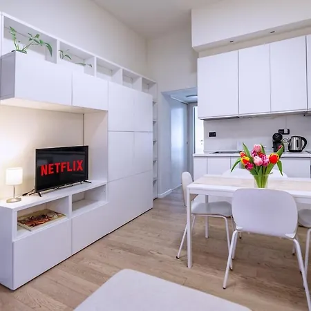 A 400m Dalla Metro Con Wifi Piu Parcheggio Privato Bici Apartment Milan