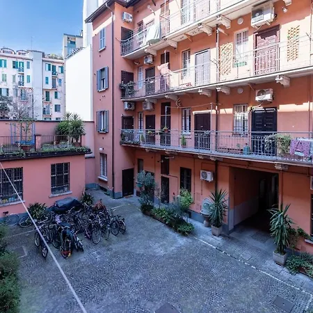 A 400m Dalla Metro Con Wifi Piu Parcheggio Privato Bici *