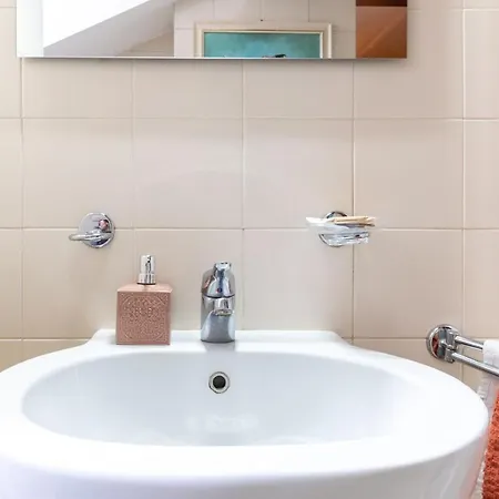 Appartamento Con Bagno Privato Con Wifi A 200m Dalla Metro Milano