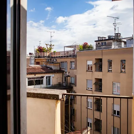 Experience From A Penthouse 5 Minutes From The Duomo Appartement
