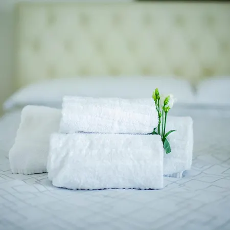 Experience From A Penthouse 5 Minutes From The Duomo דירה מילאנו