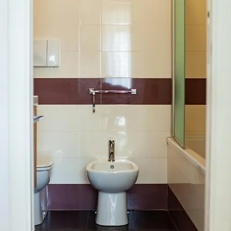 Experience From A Penthouse 5 Minutes From The Duomo דירה מילאנו