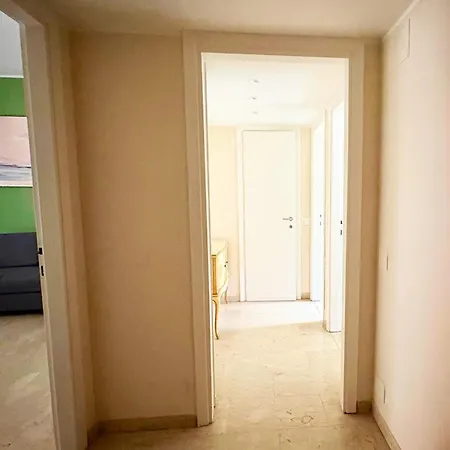 Atene House ميلان