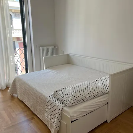 Dani - Double Bedroom With Private Bathroom 밀라노