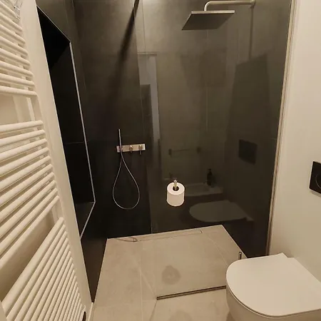 Secret Courtyard ميلان