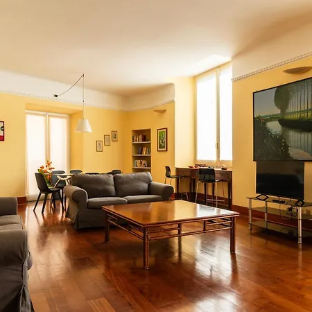 Youhosty - Montenapoleone Noble Flat * Milano