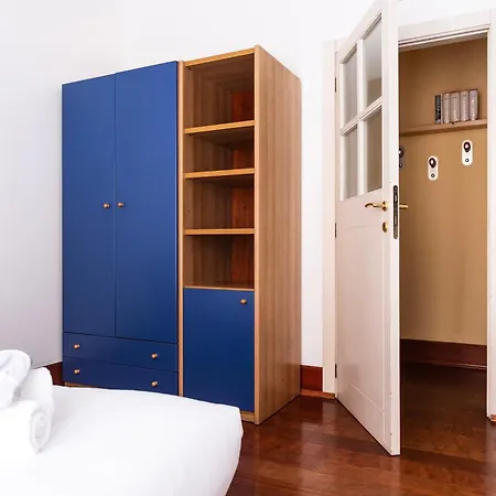 Youhosty - Montenapoleone Noble Flat Daire Milano