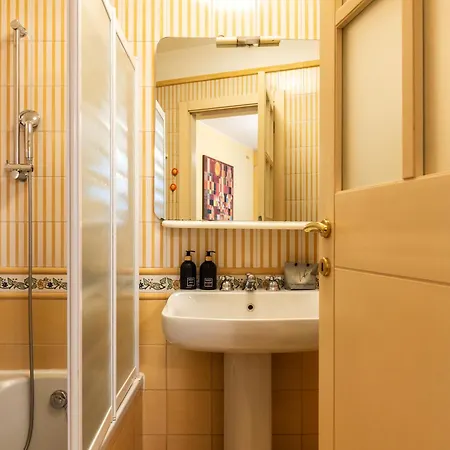 Appartamento Youhosty - Montenapoleone Noble Flat *
