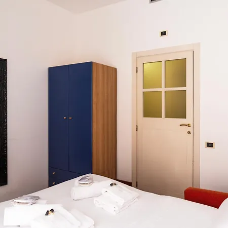 Youhosty - Montenapoleone Noble Flat * Milano