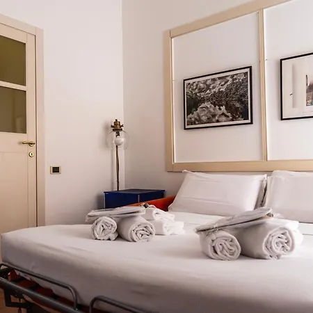 Youhosty - Montenapoleone Noble Flat * Milano