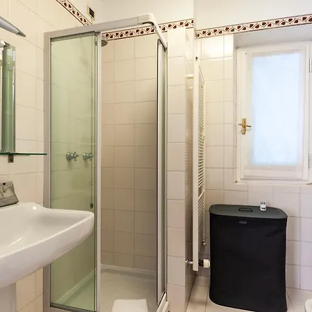 Appartamento Youhosty - Montenapoleone Noble Flat *