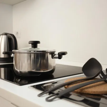 Hostmate - - Imperia's Warm - Romolo Iulm * מילאנו