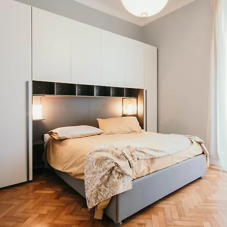 Papiniano - Lakeside L&b *