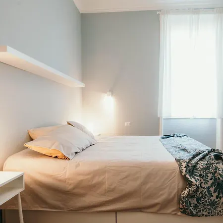 Papiniano - Lakeside L&b *