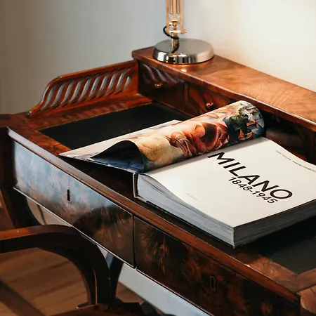 Papiniano - Lakeside L&b *