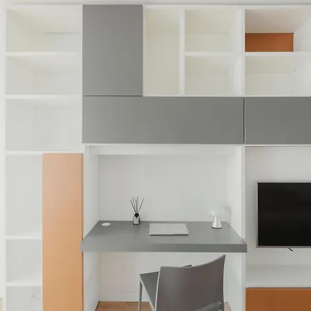 Apartamento Gohost - Skyline Walking Distance From Station Milán