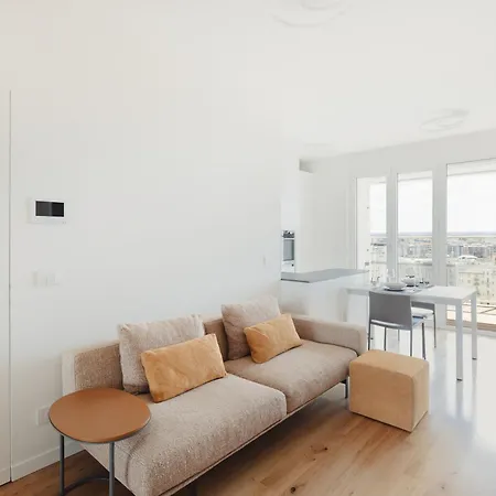 Gohost - Skyline Walking Distance From Station Apartamento