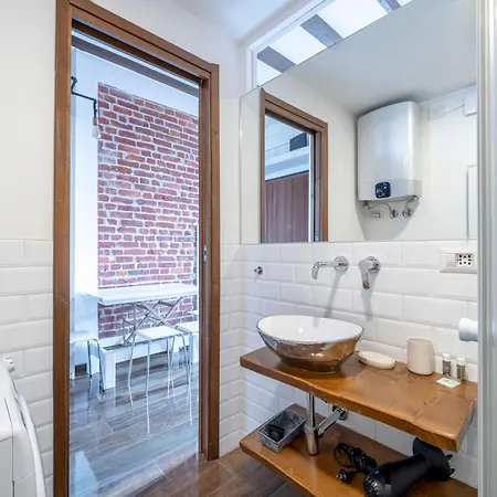 New York-style - Modern Glam Near The Center Of ميلان