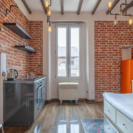 New York-style - Modern Glam Near The Center Of ميلان