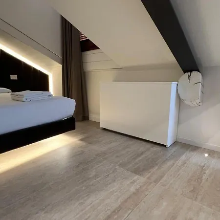 아파트 Brera Prestige Near Duomo