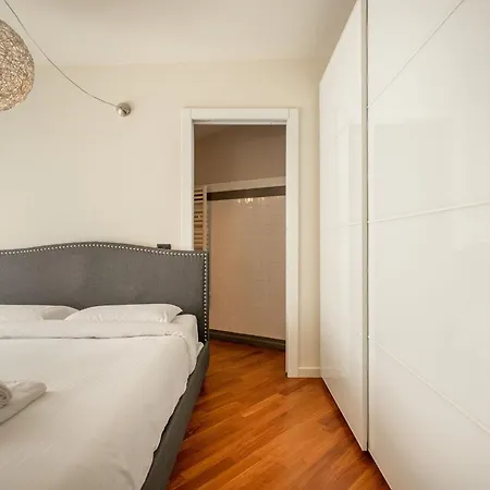 アパート Ferrucci Luxury 3 Bedrooms *