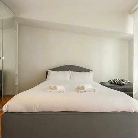 Ferrucci Luxury 3 Bedrooms アパート ミラノ