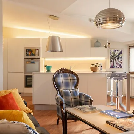 アパート Ferrucci Luxury 3 Bedrooms *