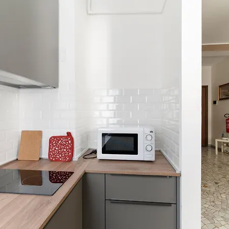 Апартаменты Guesthost - M1 Pasteur With Balcony *