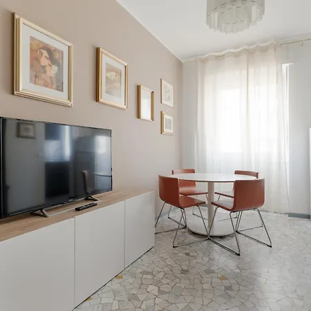 Appartement Guesthost - M1 Pasteur With Balcony Milaan