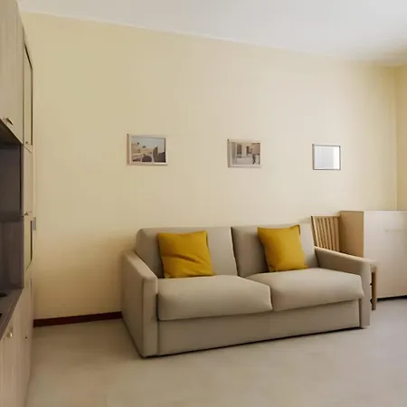 I-host - Della Torre 32 * Milán