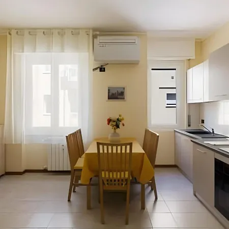 I-host - Della Torre 32 *