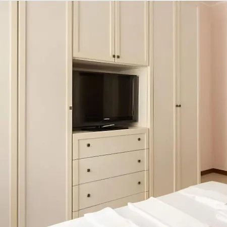 I-host - Della Torre 32 Appartement