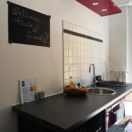 10 Min - Bright & Modern, Up To 5 Beds *