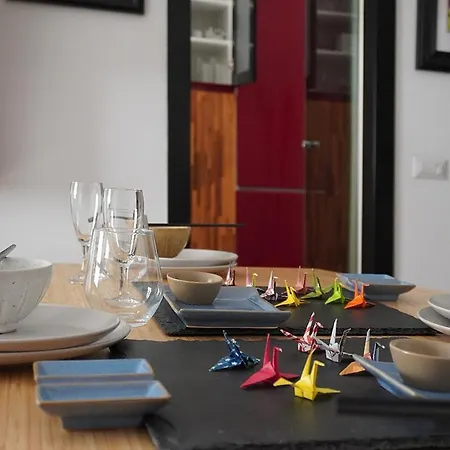 דירה 10 Min - Bright & Modern, Up To 5 Beds *