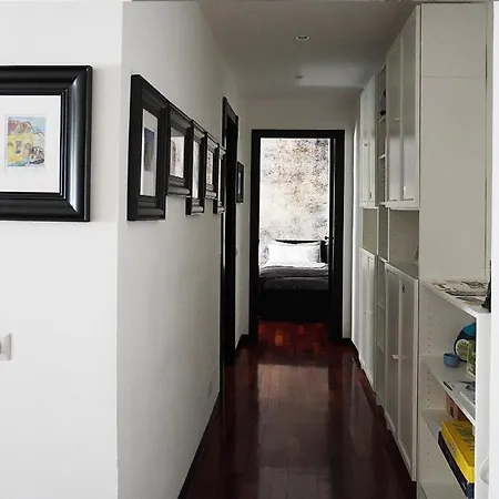 10 Min - Bright & Modern, Up To 5 Beds דירה *