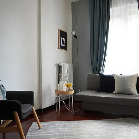 10 Min - Bright & Modern, Up To 5 Beds * Μιλάνο