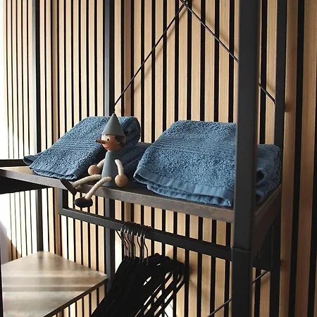 10 Min - Bright & Modern, Up To 5 Beds דירה מילאנו