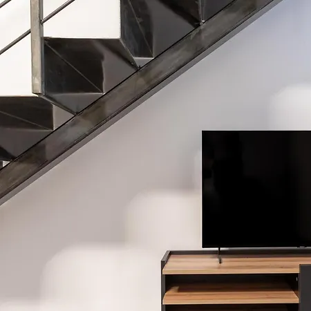 Italianway Easy - Tartini 28 A * מילאנו