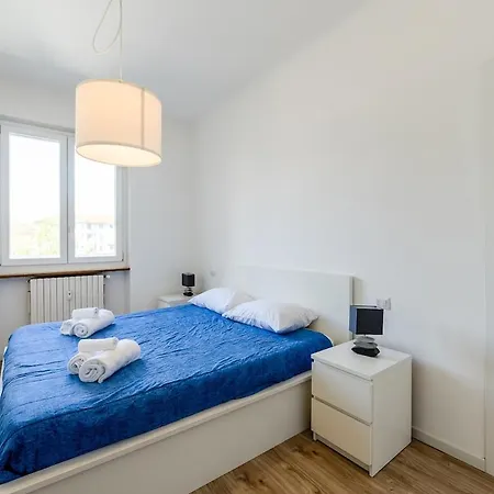 Spacious And Bright In Porta Vittoria *