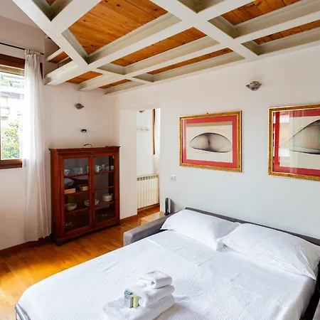 Ingegnoli1 Bright Floor By Hospity * Милан