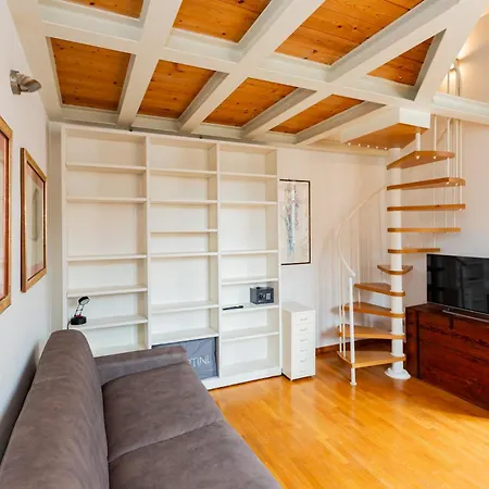 Daire Ingegnoli1 Bright Floor By Hospity *