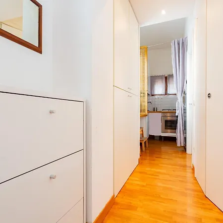 Daire Ingegnoli1 Bright Floor By Hospity