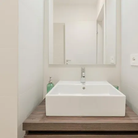 Easytopstay - Comfort Moderno A Apartment *