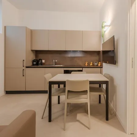 Easytopstay - Comfort Moderno A Apartment
