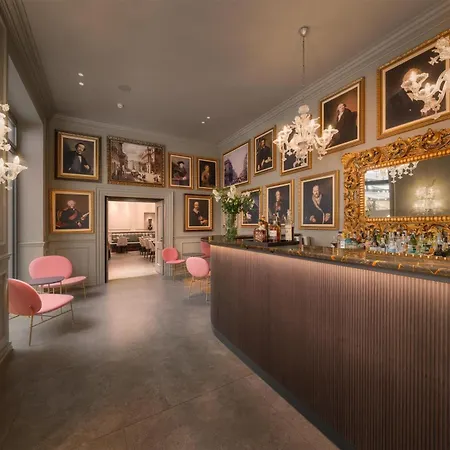 Отель Worldhotel Casati 18 Милан