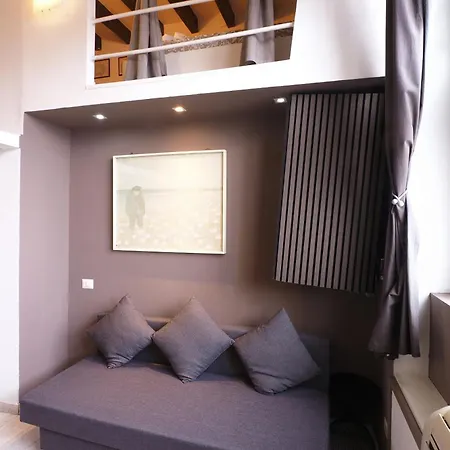 Primopiano - Schiaparelli A Flat Milaan