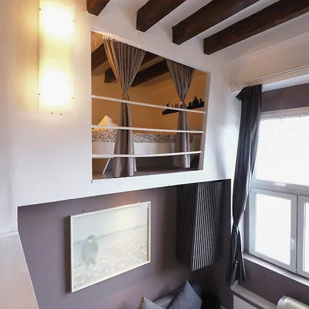 Primopiano - Schiaparelli A Flat * Milaan