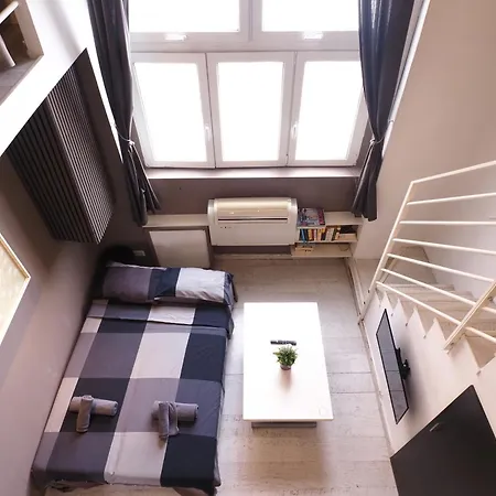 Primopiano - Schiaparelli A Flat Milaan