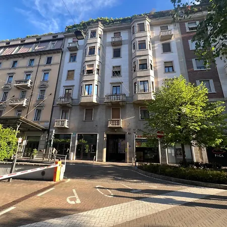 Apartamento Sunshine-filled On Subway Milão